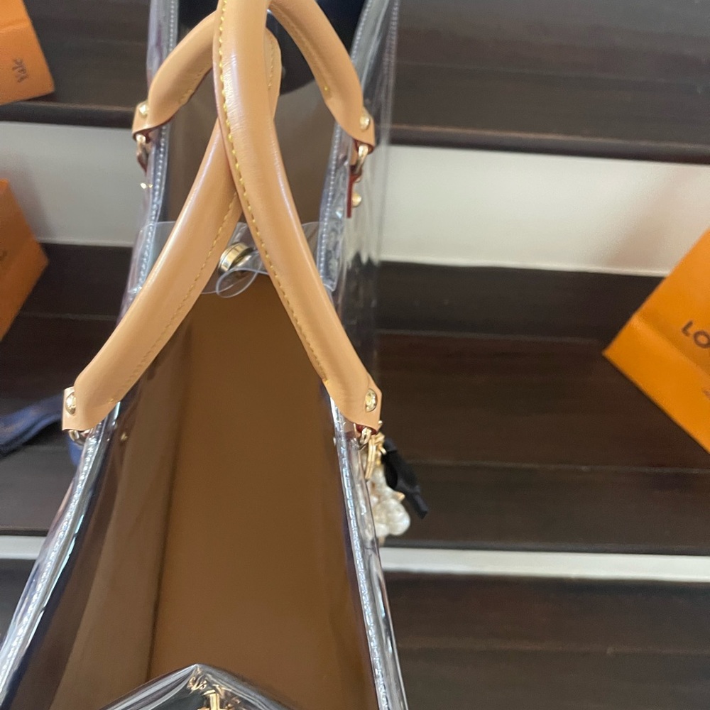 Large Louis Vuitton Holiday Edition PVC Tote Carousel Paris theme - Picture 7 of 17